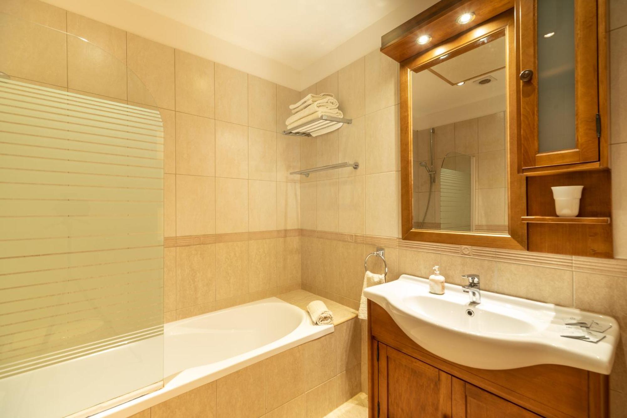 Corona Villa Heviz Room photo